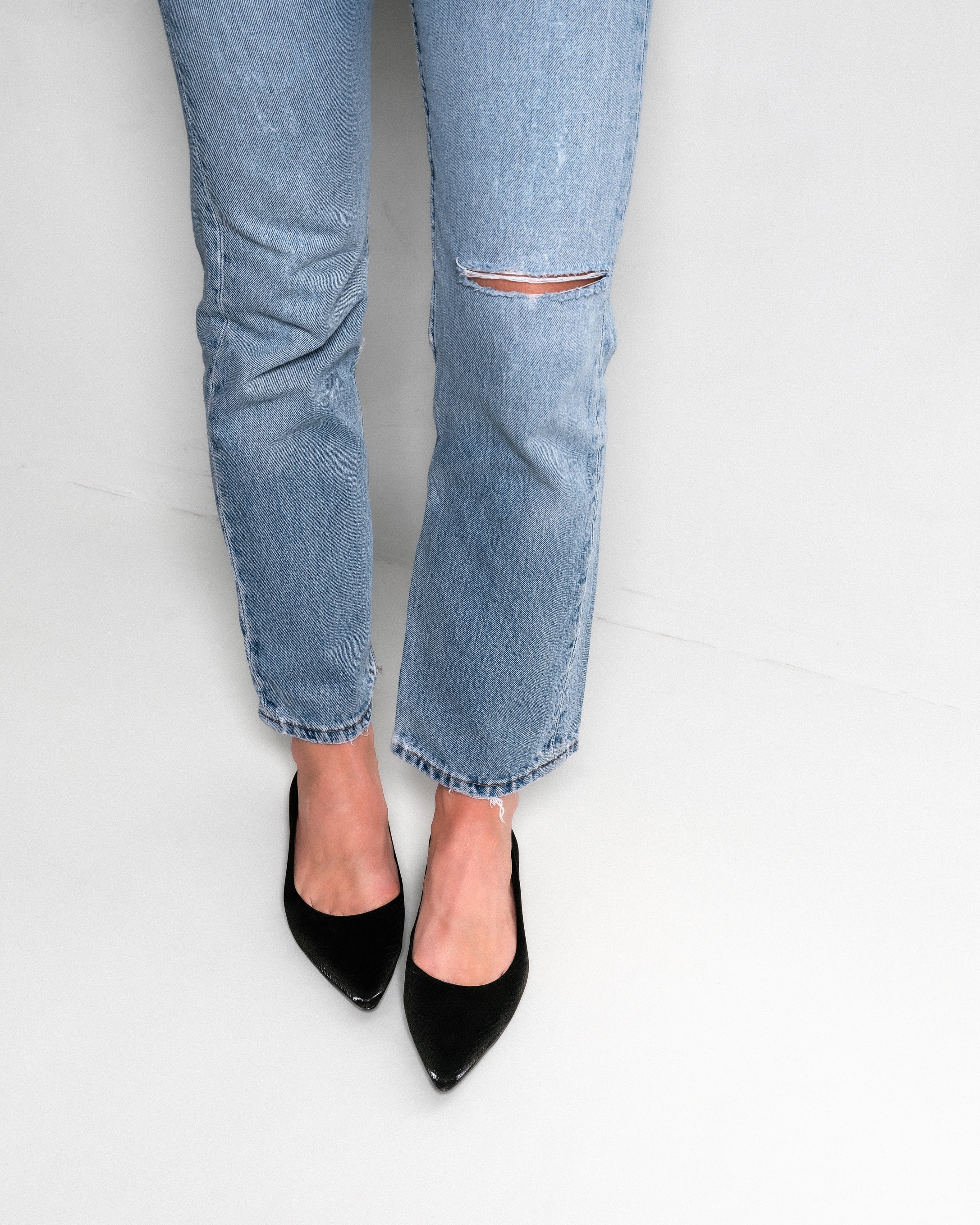 10:30AM RUNNING BETWEEN OFFICES - Black Python