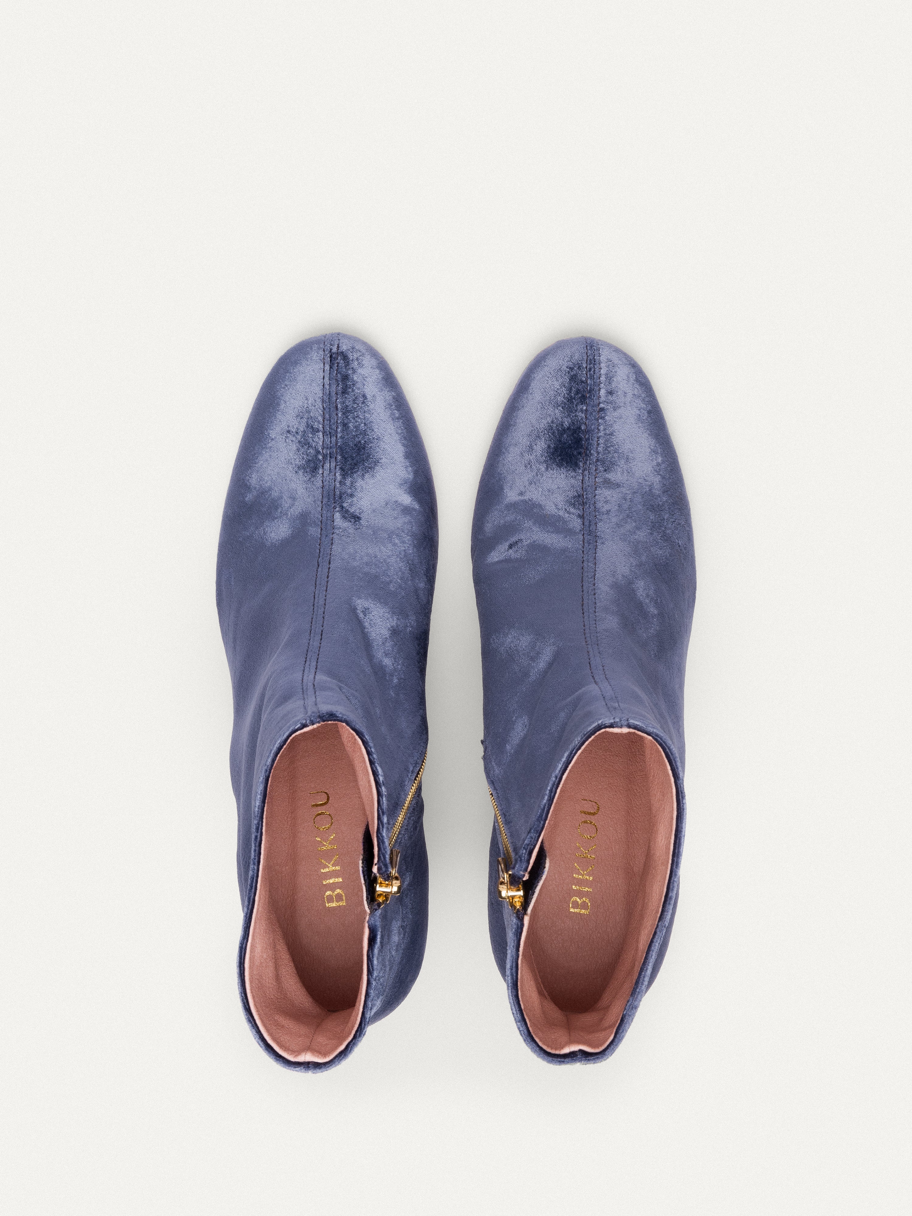 6PM EXPO AT THE GALLERY - Blue Gray