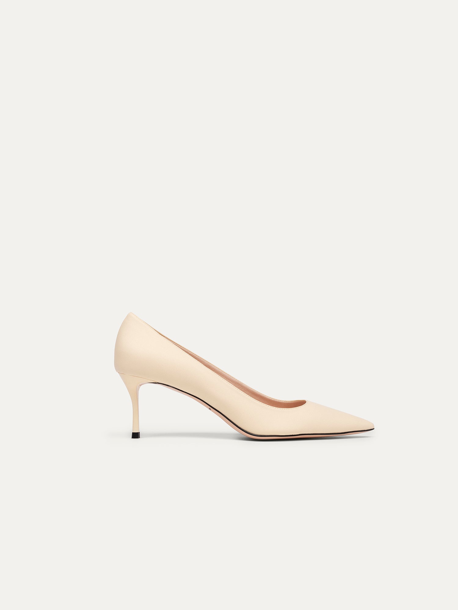 10 am Monday at the office - light beige