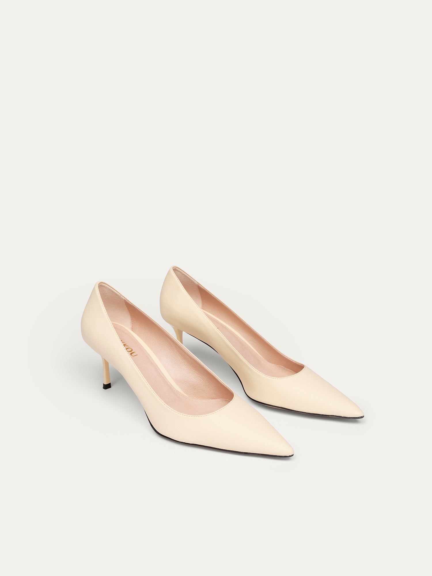 10 am Monday at the office - light beige